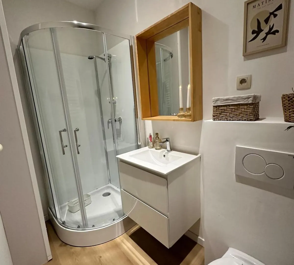 Charming Apartment In Saint-Gilles, Brussels, Perfect Getaway